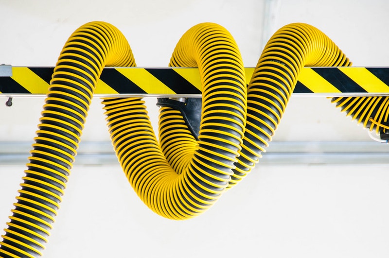 Plastic Injection Molding vs Plastic Machining