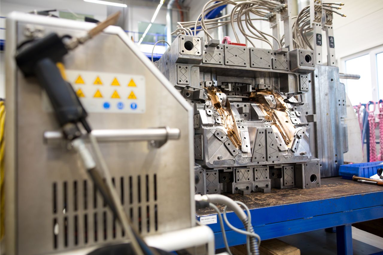 5 Types of Plastic Injection Molds
