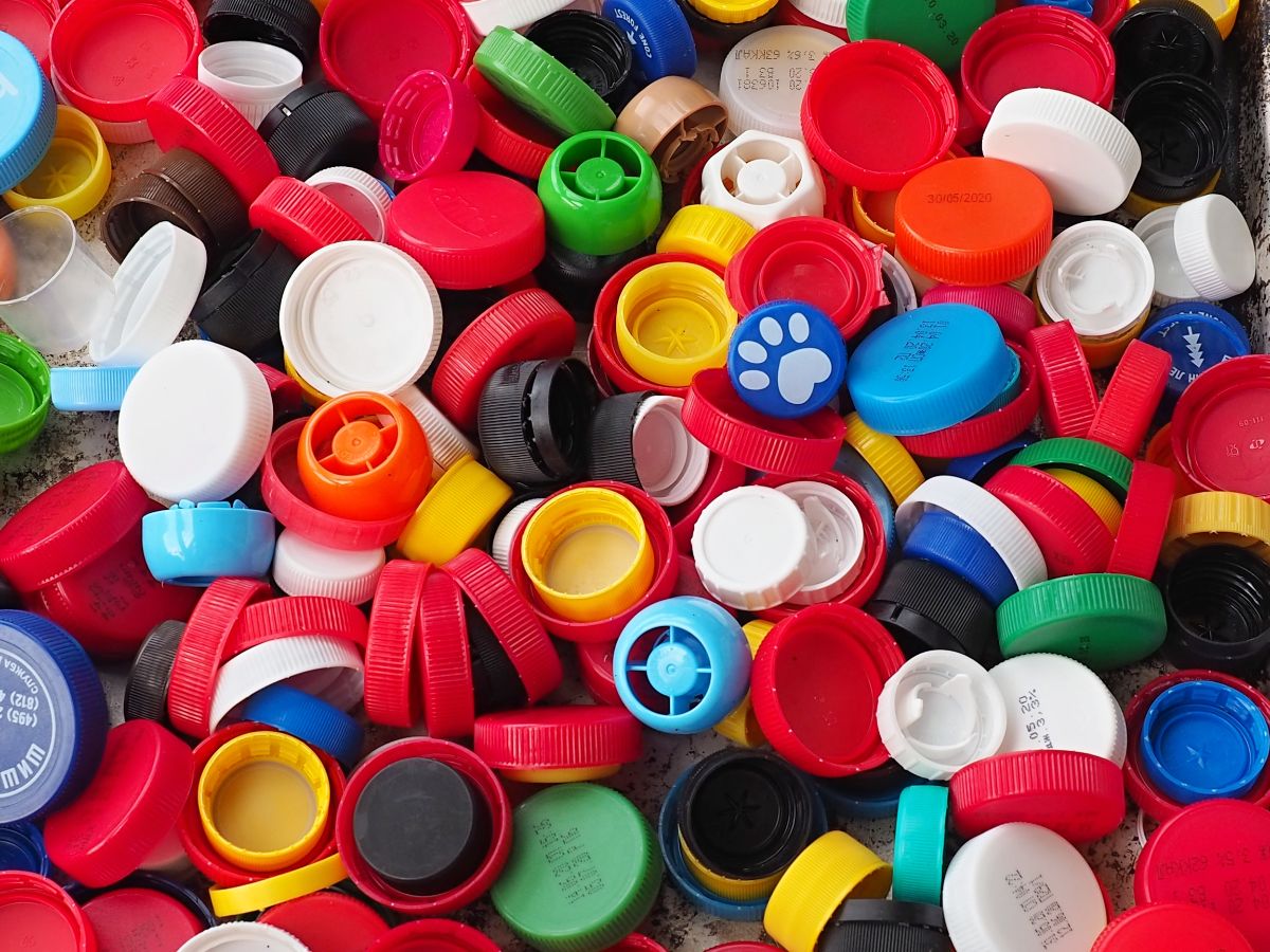 Low-Volume vs. High-Volume Plastic Injection Molding: Which is Right for Me?