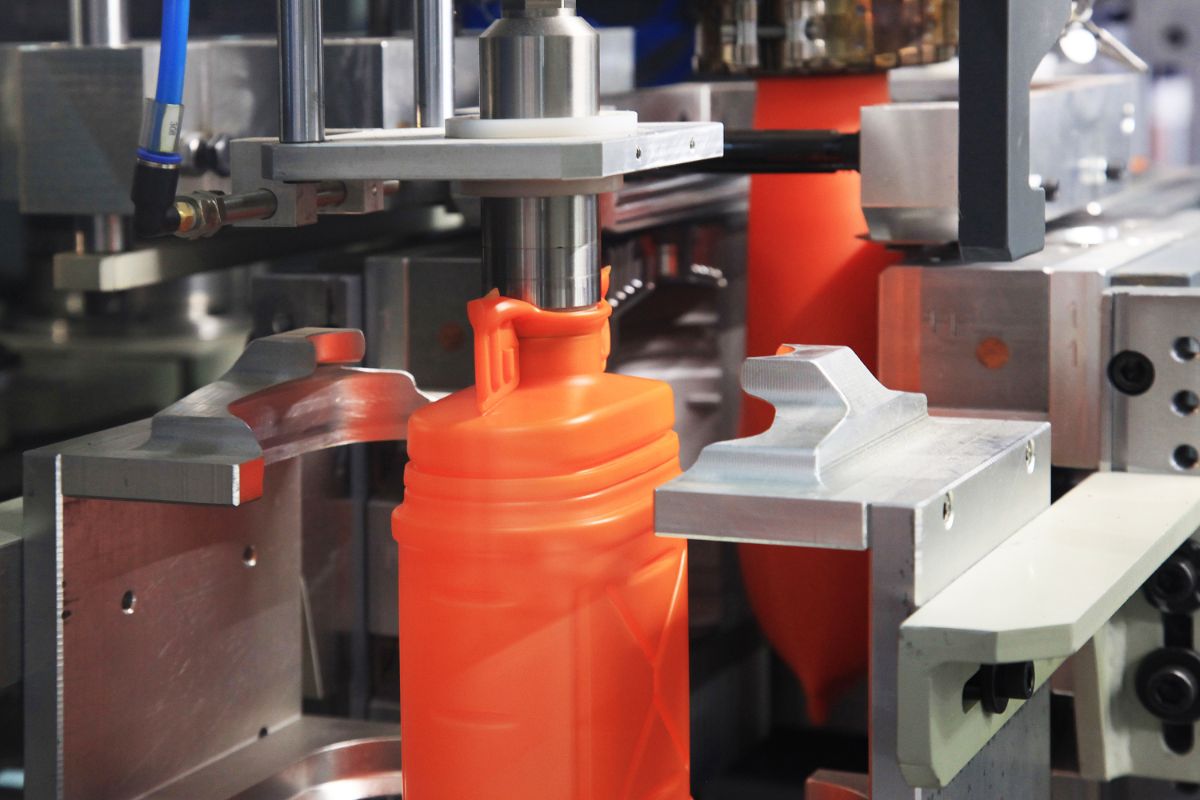 6 Factors to Consider When Choosing Plastic Mold Maker