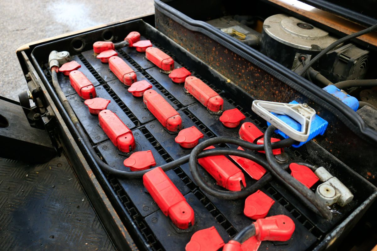 Why Should Plastics Be Used for Battery Casing