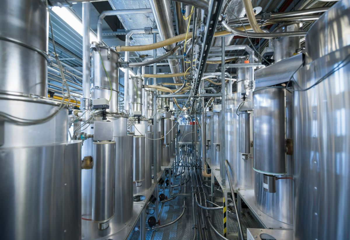 How Plastic Injection Molding Improves the Manufacturing of Electronic Devices