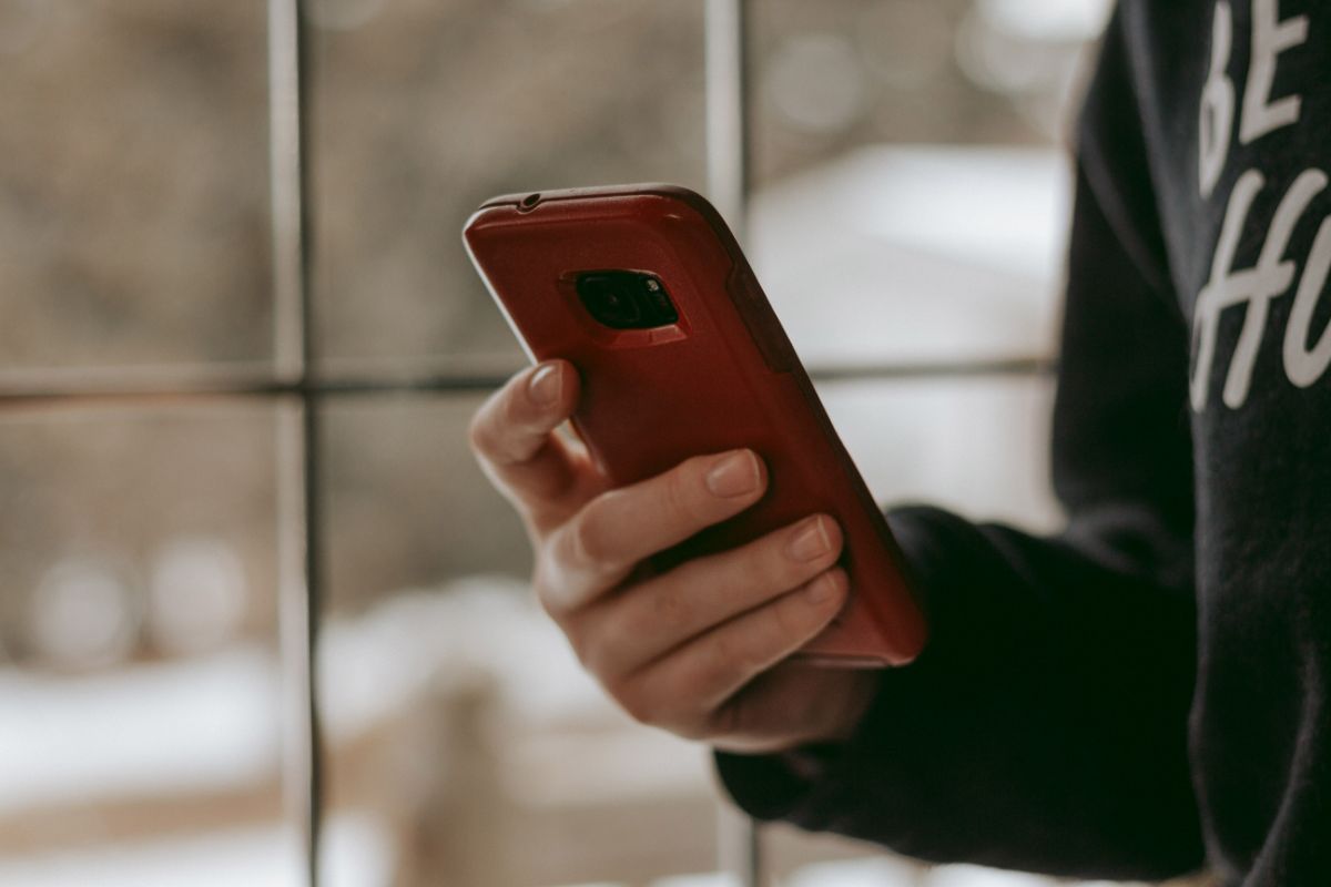8 Plastic Injection Molded Accessories for Your Smartphone