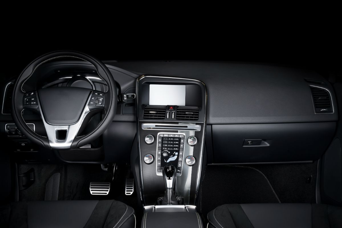 How is Plastic Injection Molding Used for Auto Interiors