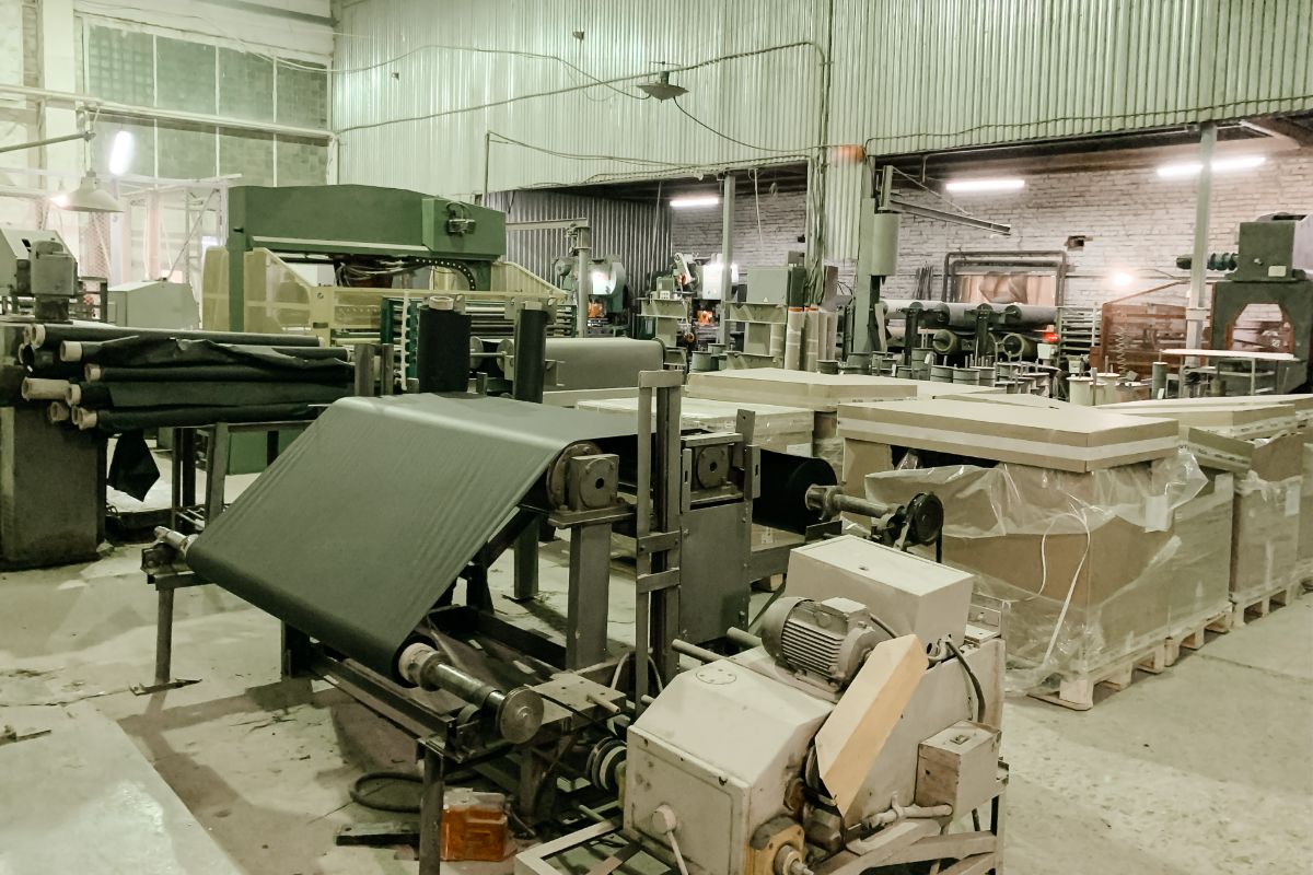 Advantages of Using Large-size Plastic Molding in Bigger Products