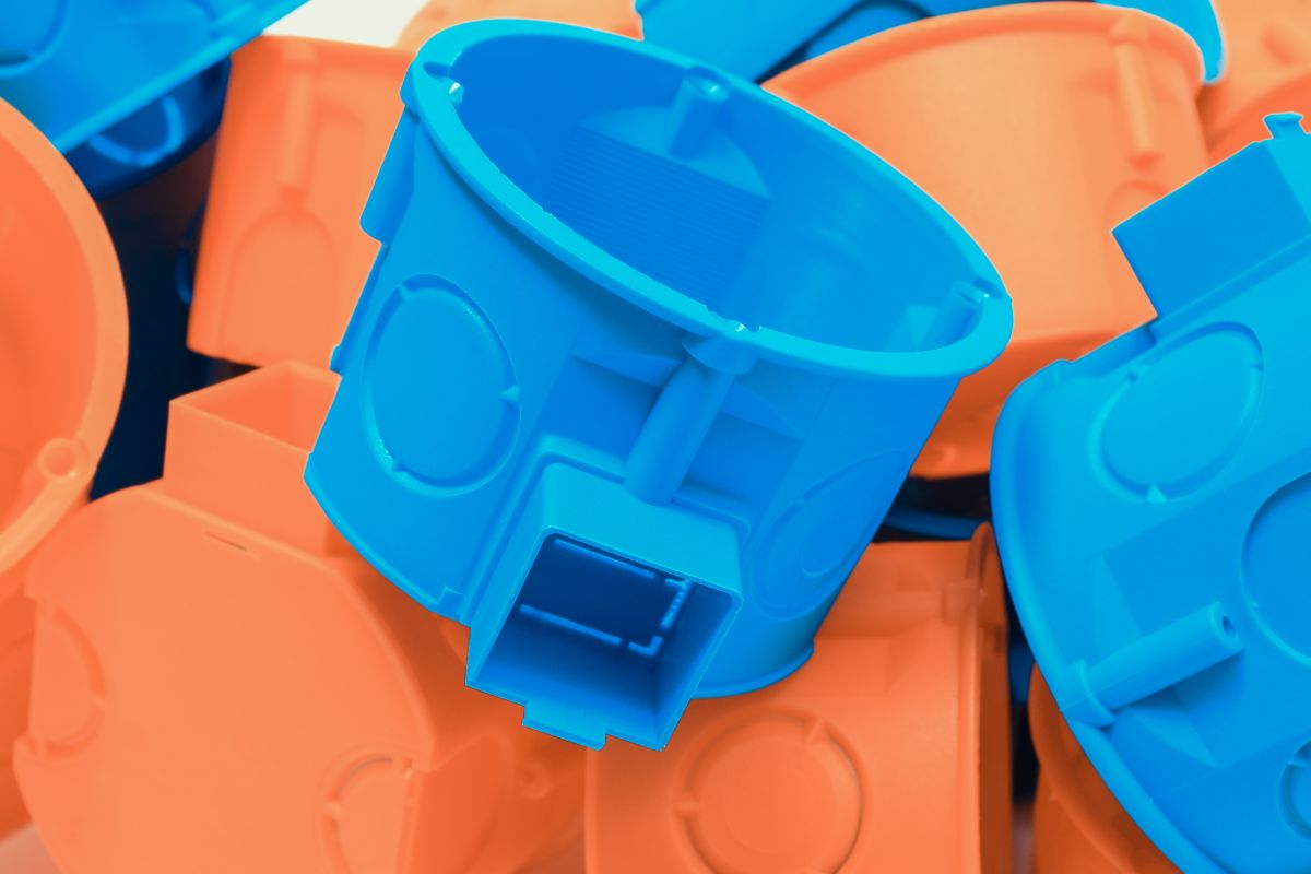 4 Differences Between Overmolding and 2k Molding