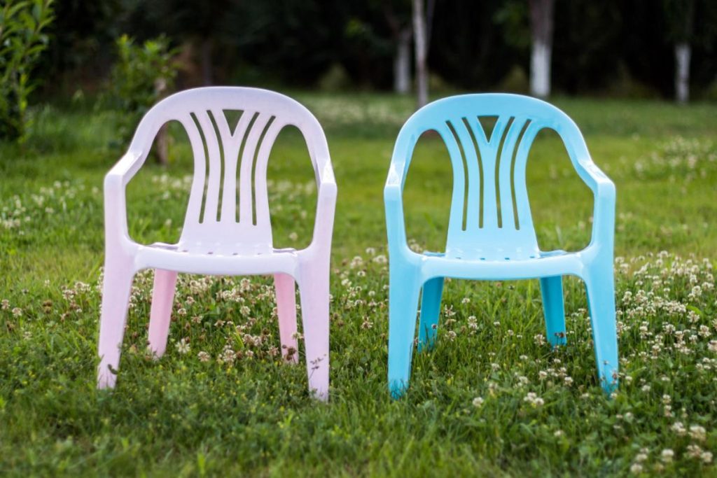 Advantages of Using Injection Molded Plastic Chairs in Outdoor Settings