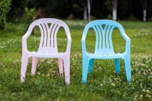 Advantages of Using Injection Molded Plastic Chairs in Outdoor Settings