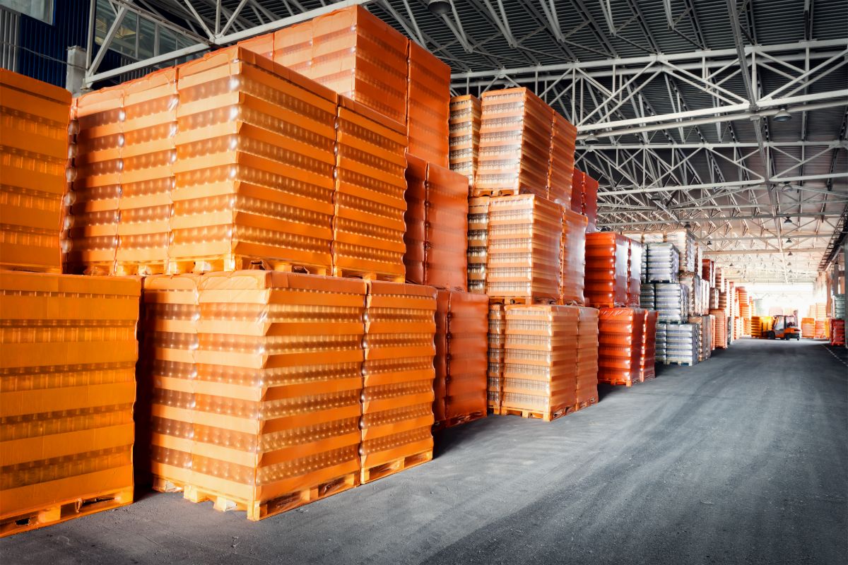 How Injection Molding Improves the Durability of Plastic Pallets