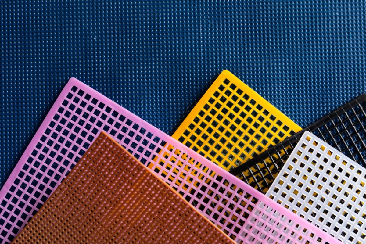 Can PVC Plastic Tiles Be Made From Large Plastic Injection Molding