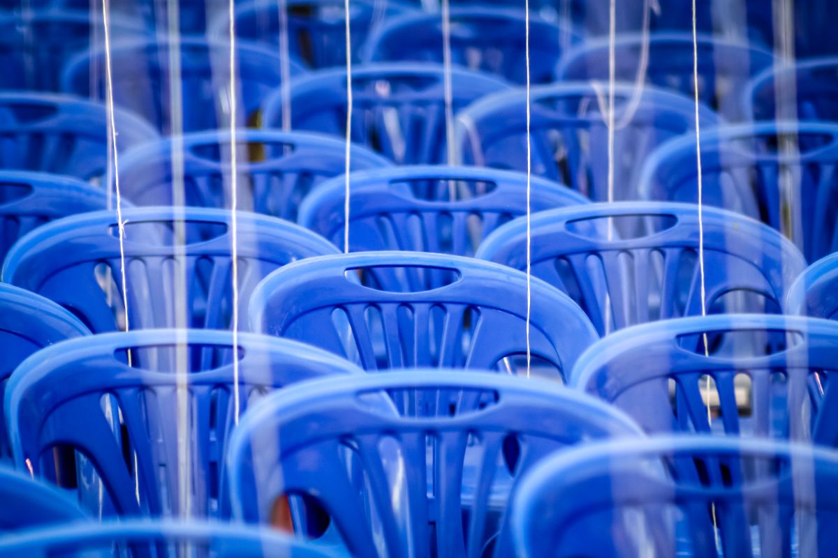 What Makes Large Part Injection Molding Ideal for Plastic Chairs