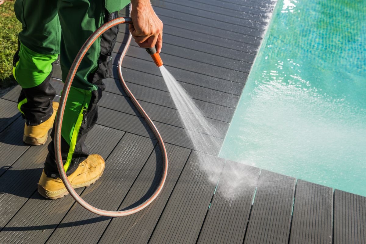 How to Maintain and Clean Your Polypropylene Decking
