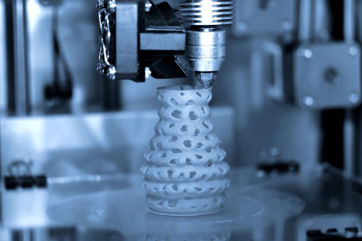 Why Work With a Seasoned Plastic Mold Maker in China?