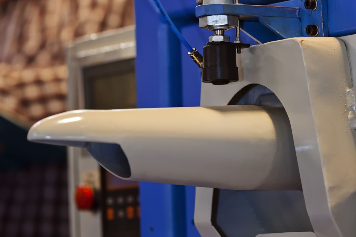 A plastic injection molding machine