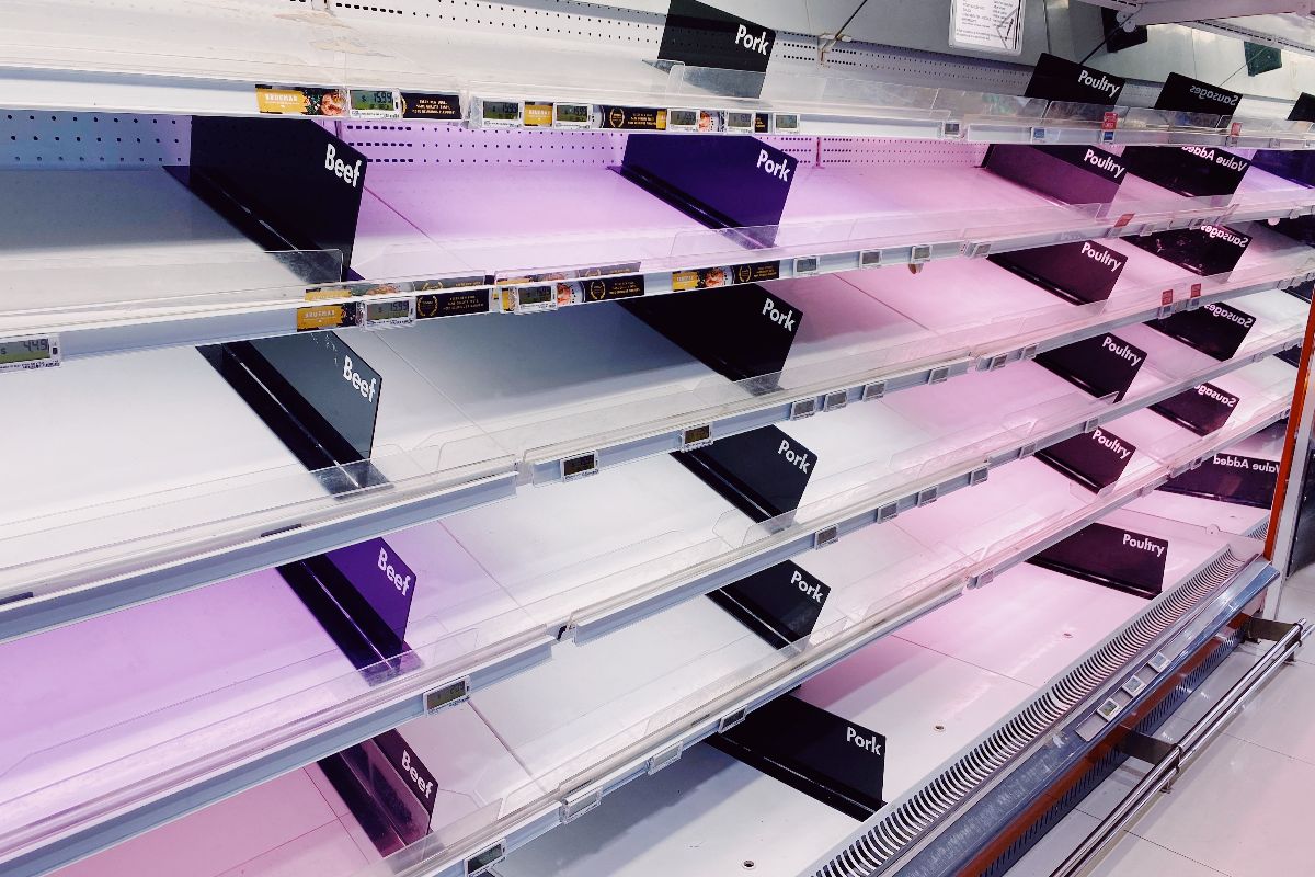 Why Large Injection Molding Works for Plastic Display Racks