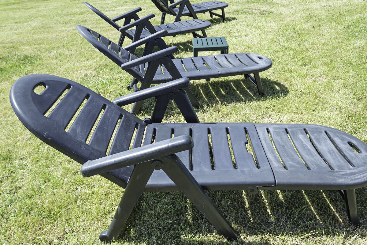 Injection molded plastic chairs for outdoor use