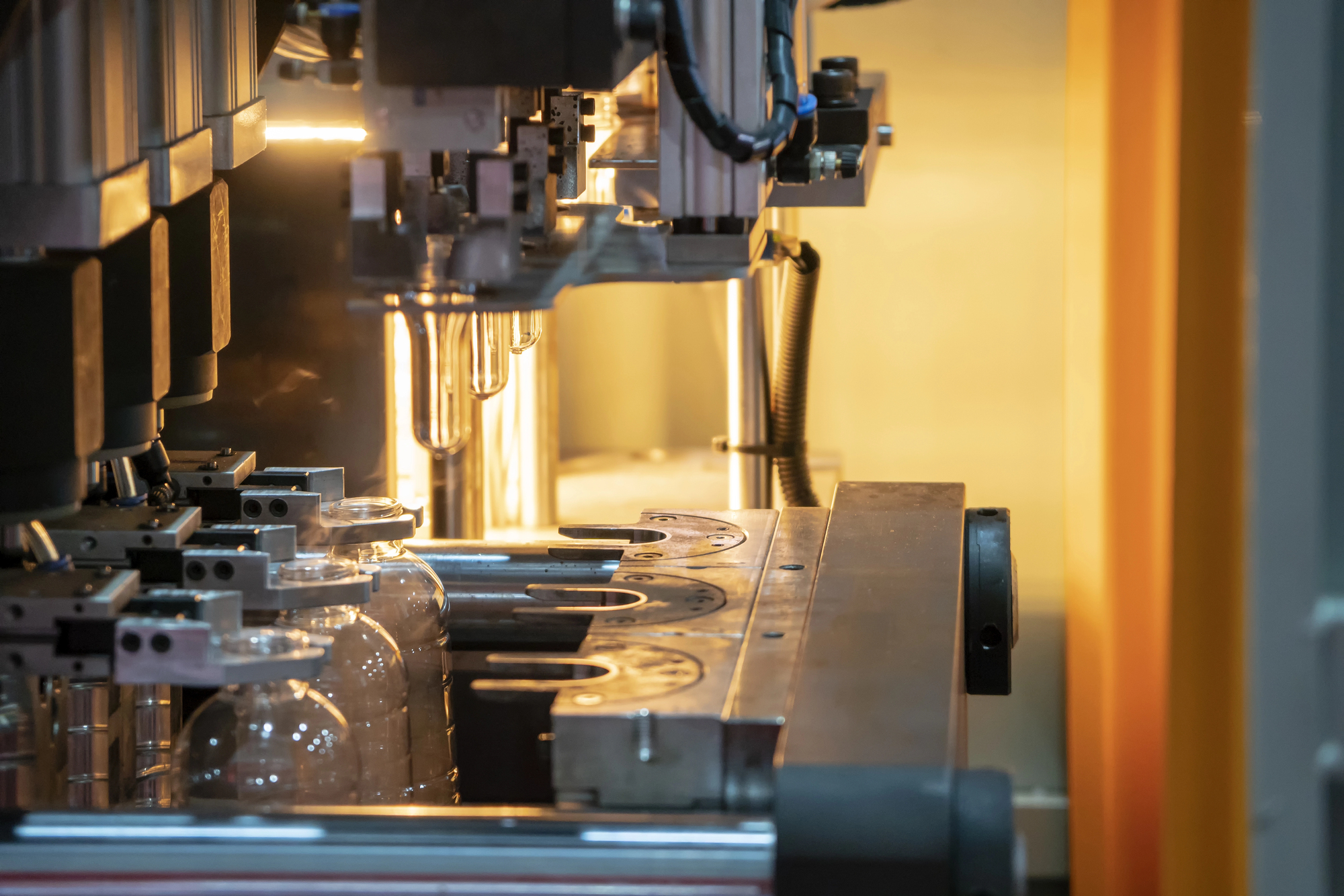 Should You Hire Precision Plastic Injection Molding Services From China?