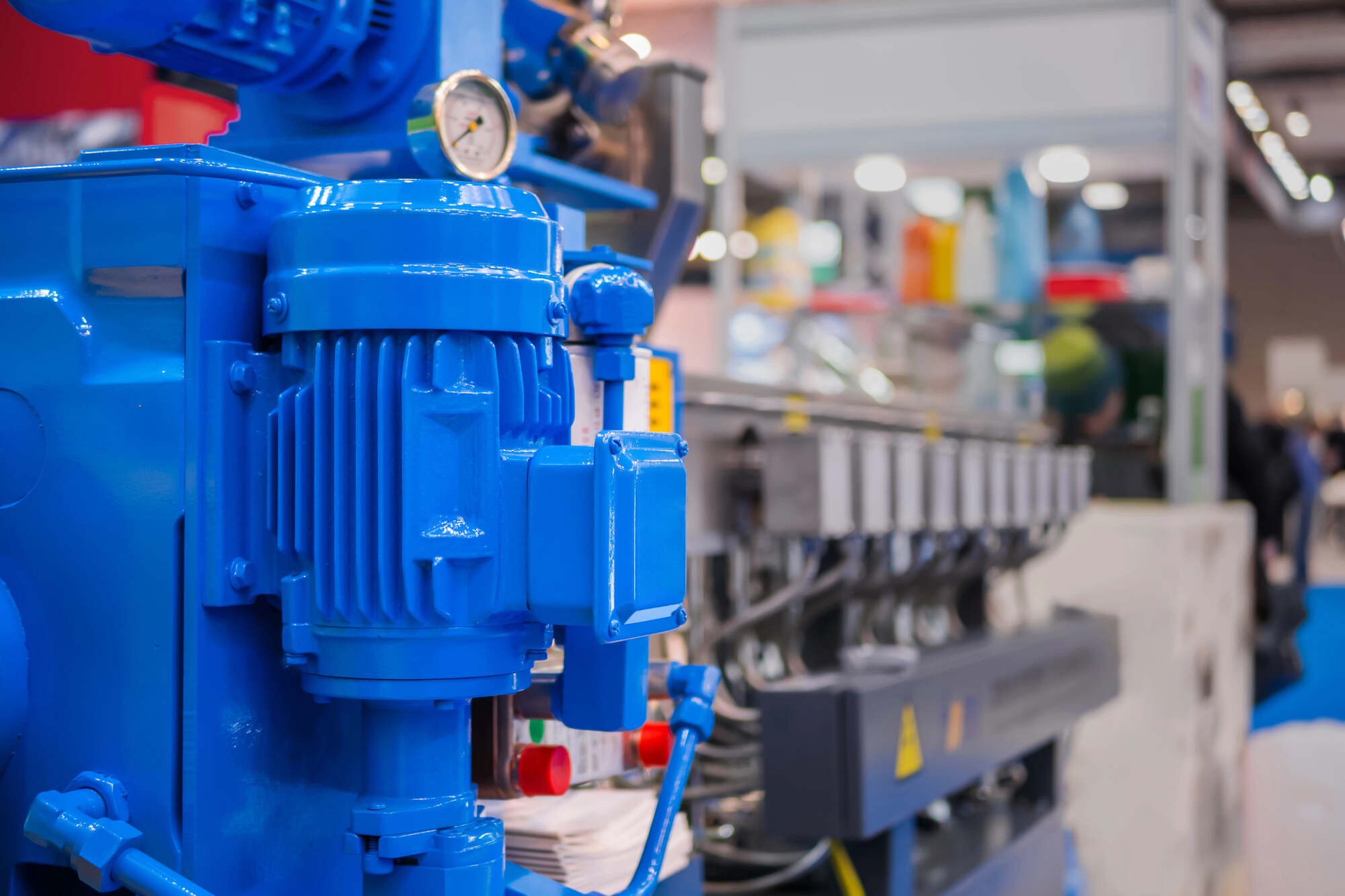 an injection molding machine for precision plastics