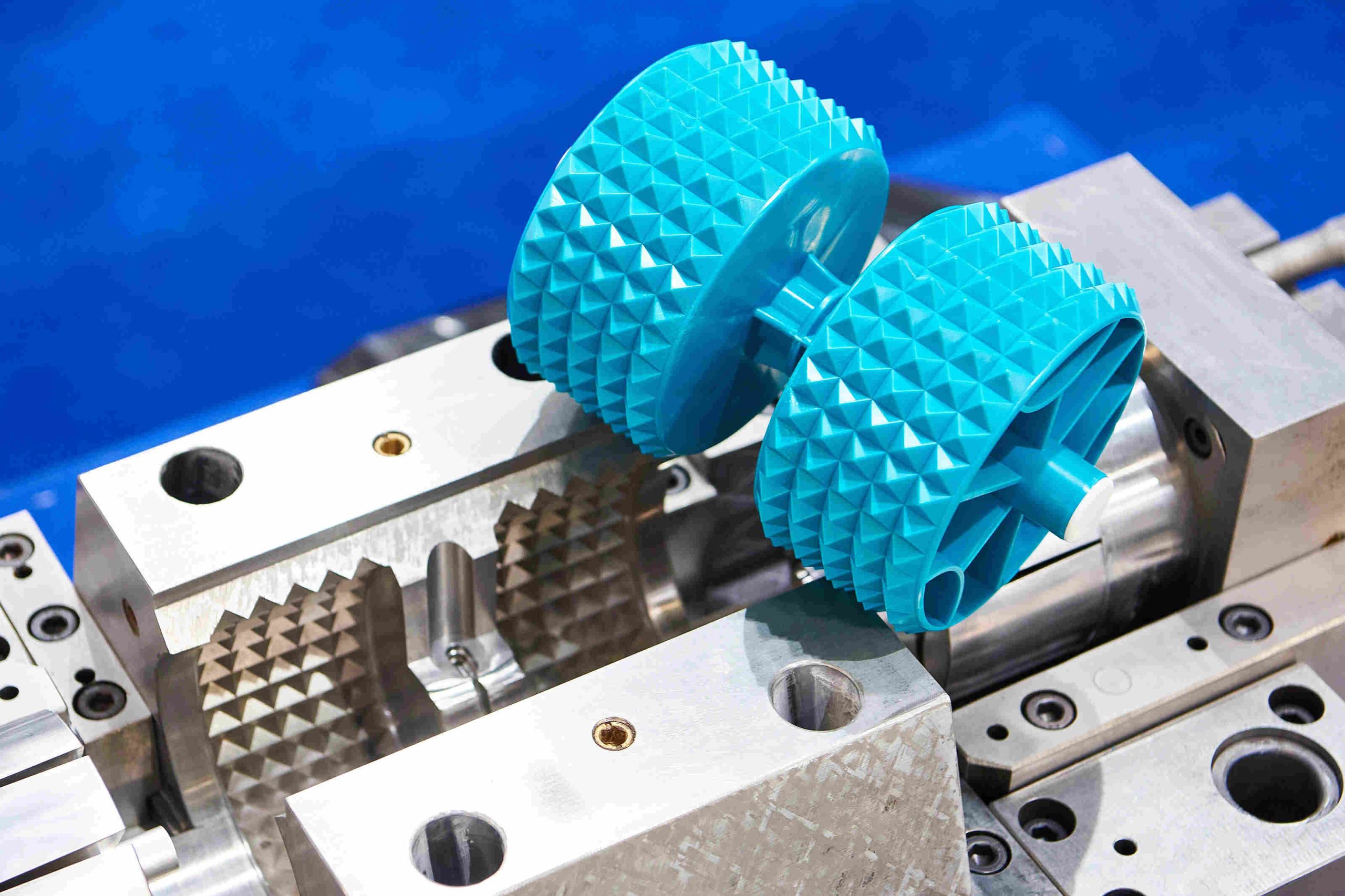 What Affects Cycle Time in Creating Large-Size Plastic Injection Molds?