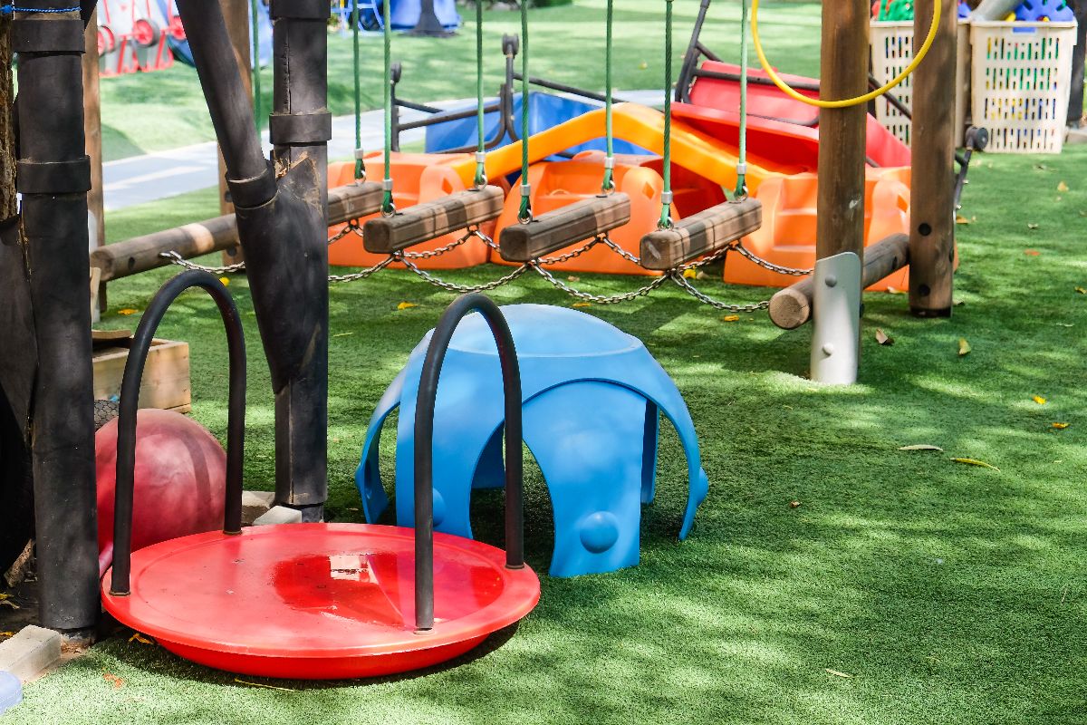 Can Large Part Injection Molding Be Used for Playground Equipment?
