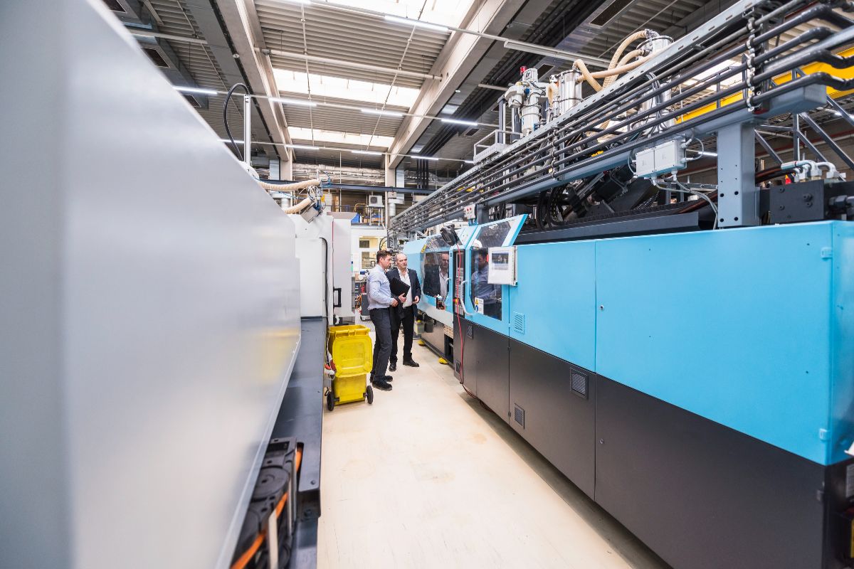 6 Perks of Working with Full-Service Plastic Injection Molding Company in China