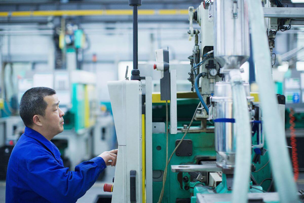 Discover Preventative Maintenance Tips for Large Injection Molds